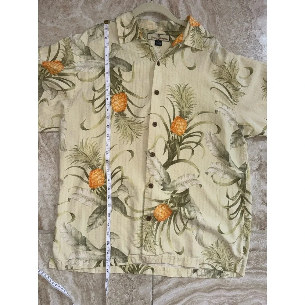 Tommy Bahama Men's Hawaiian Shirt 100% Silk‎ Pineapple Print Summer Fun Size M